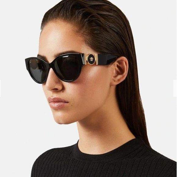 New Versace Women's Black Model Sunglasses - Picture 1 of 7